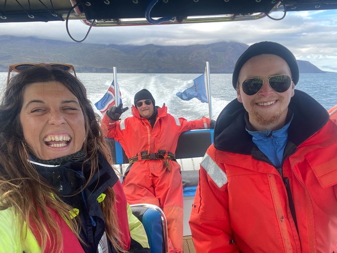 Guide and Captain - Fun at sea